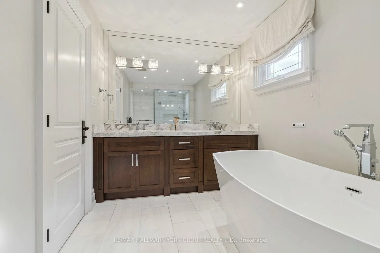 27, Scott, King City, King