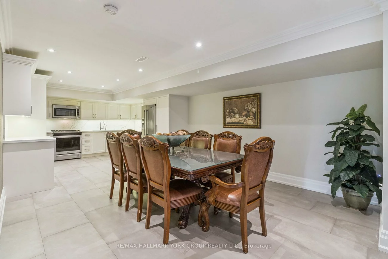 27, Scott, King City, King