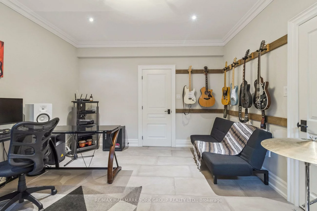 27, Scott, King City, King