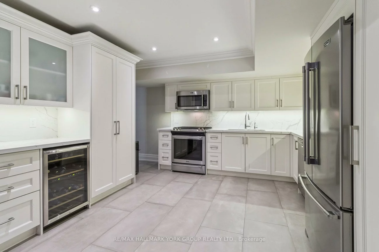 27, Scott, King City, King