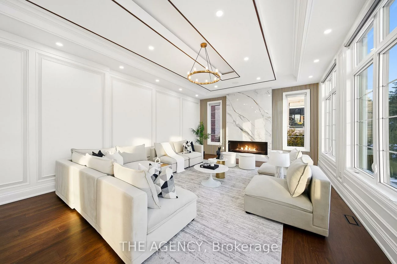 221, Burton Grove, King City, King