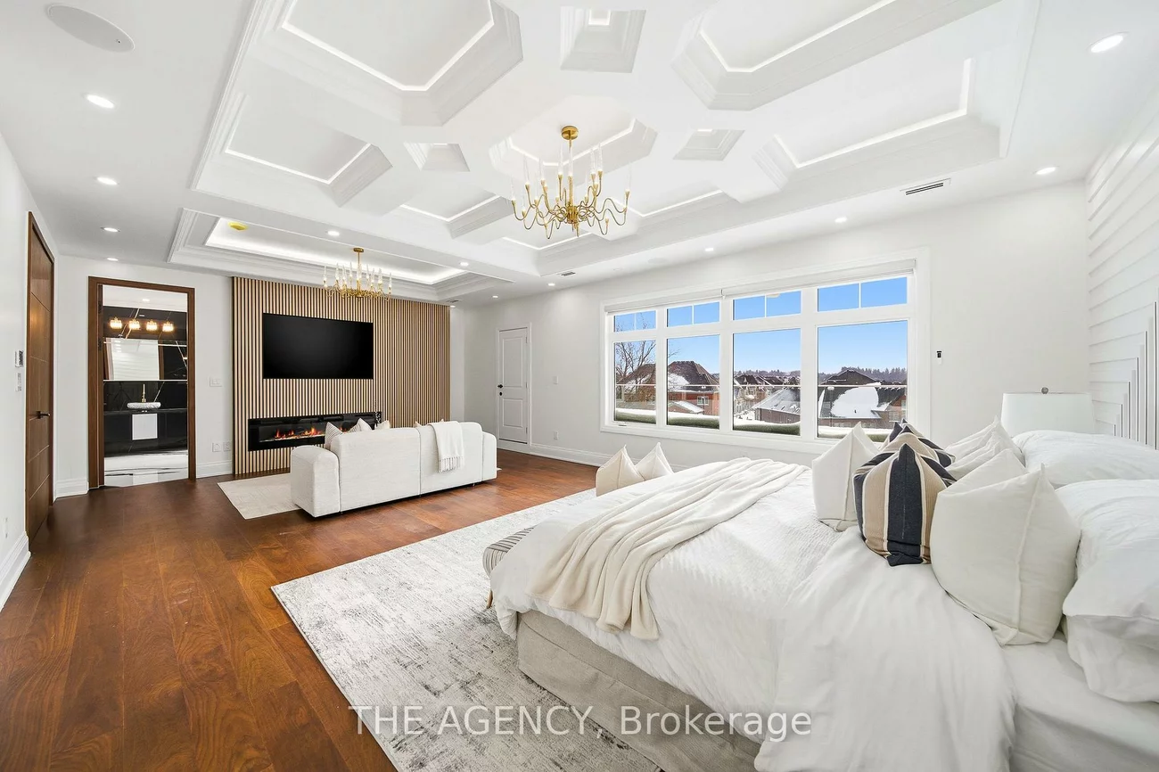 221, Burton Grove, King City, King