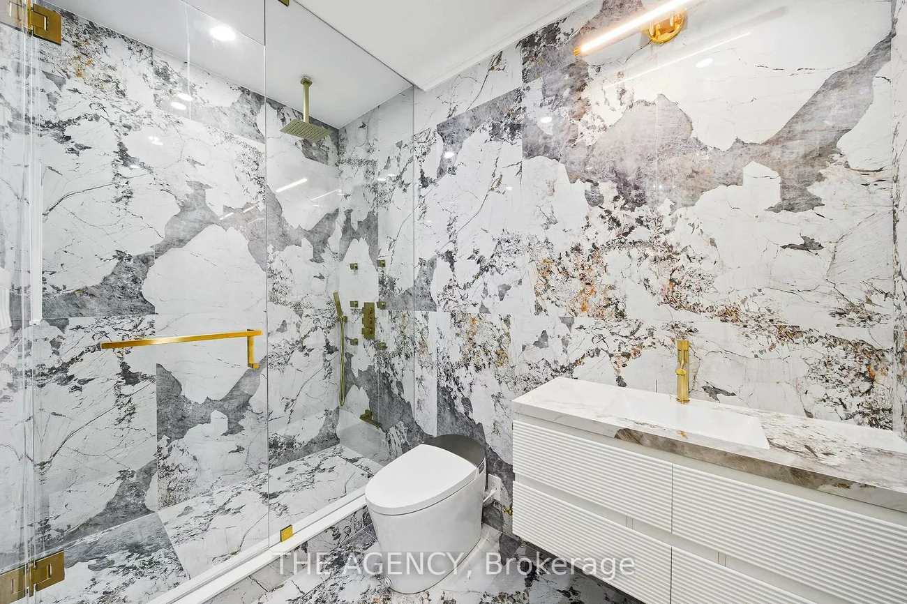 221, Burton Grove, King City, King