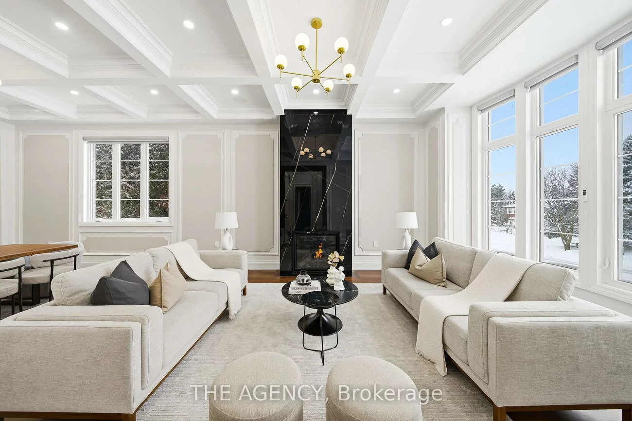 221, Burton Grove, King City, King