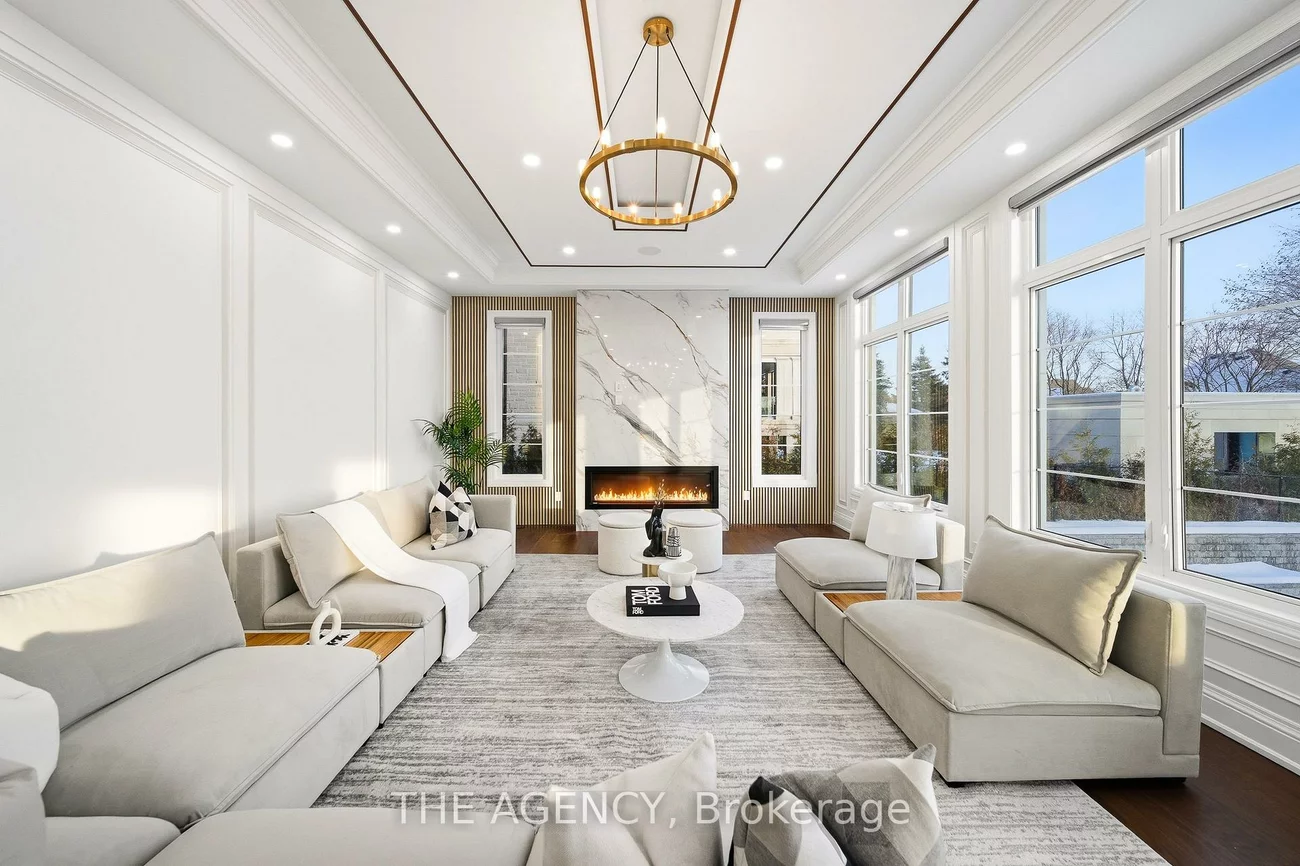 221, Burton Grove, King City, King