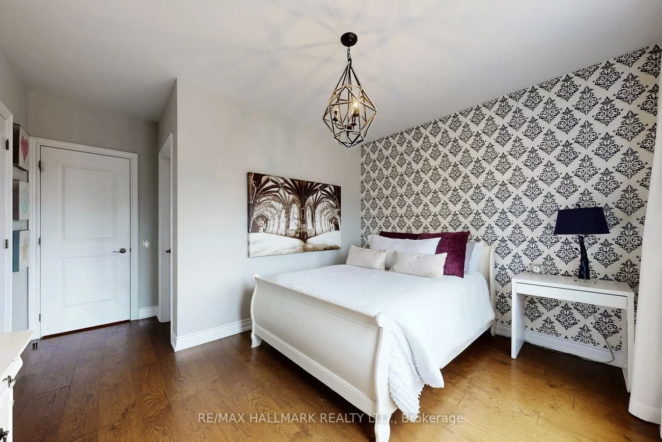 24, Bluff, Nobleton, King