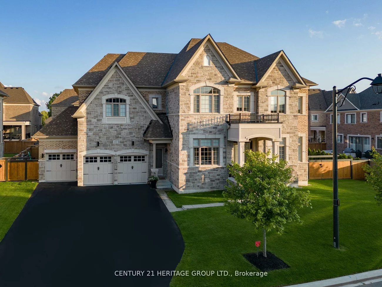 43, Sir Henry, King City, King