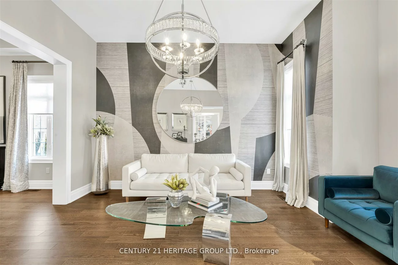 43, Sir Henry, King City, King