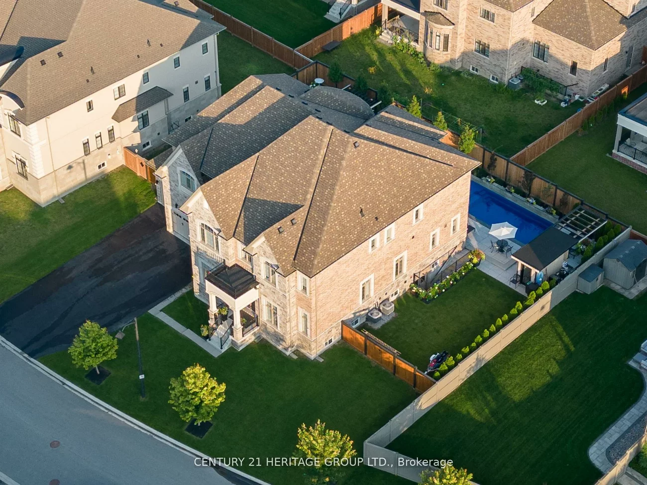 43, Sir Henry, King City, King