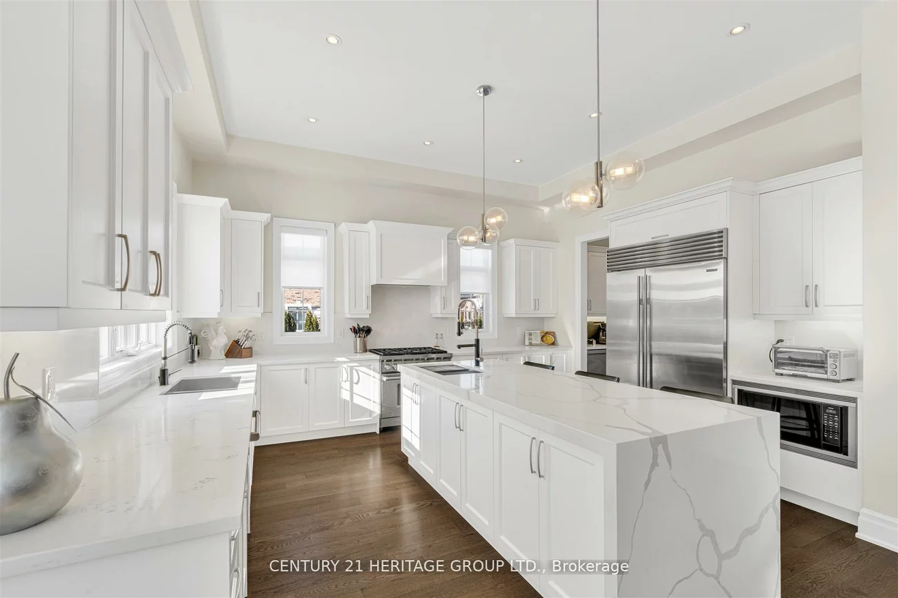 43, Sir Henry, King City, King