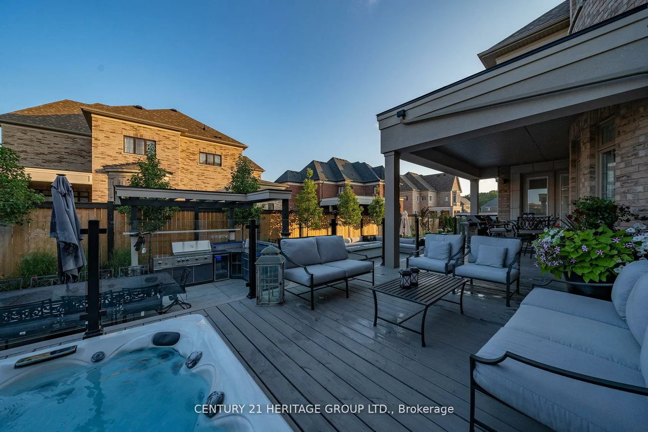 43, Sir Henry, King City, King