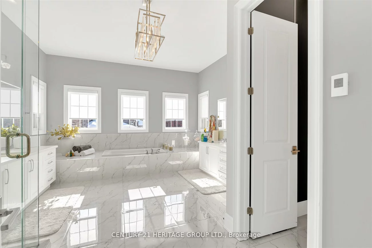 43, Sir Henry, King City, King