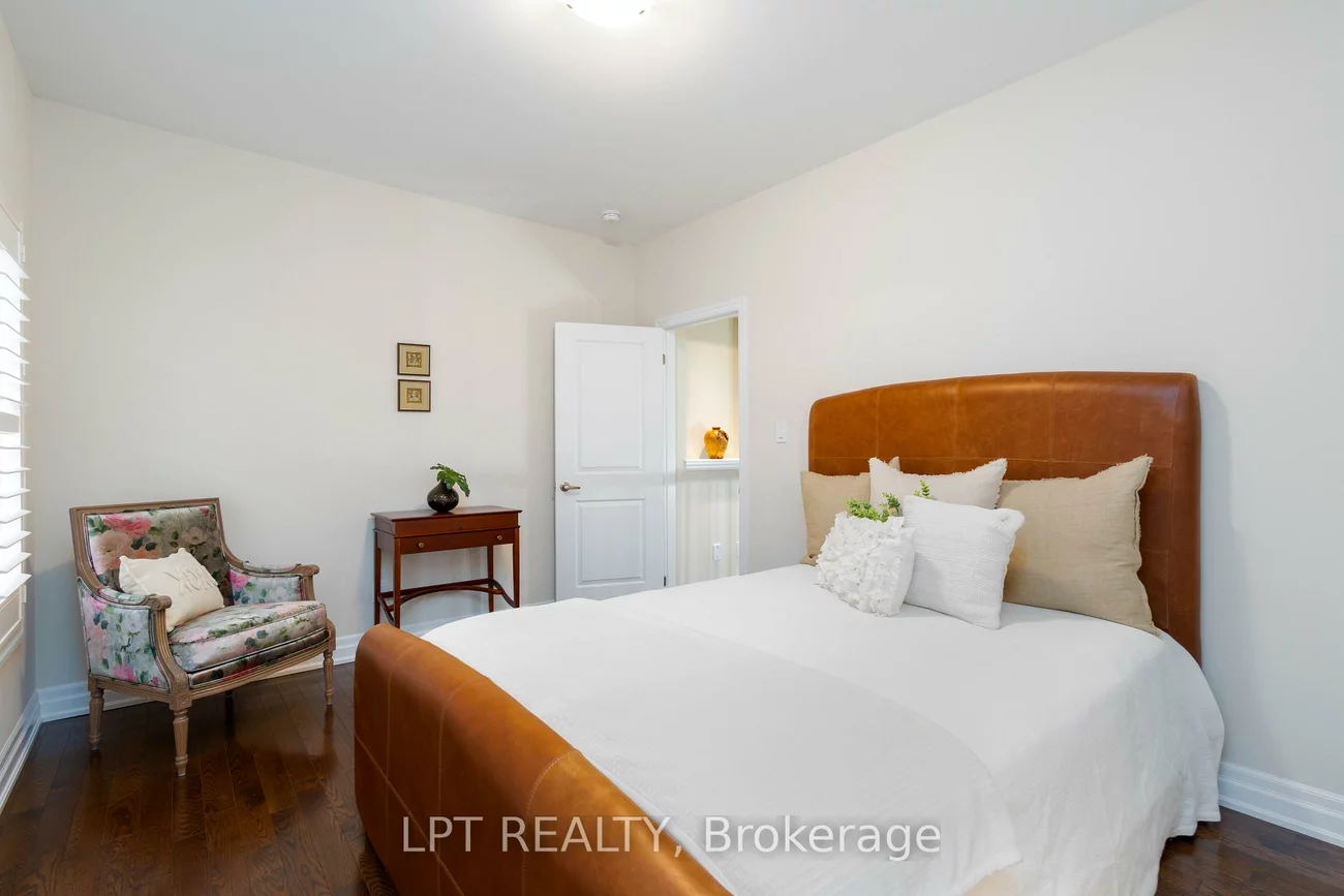 113, Burns, King City, King