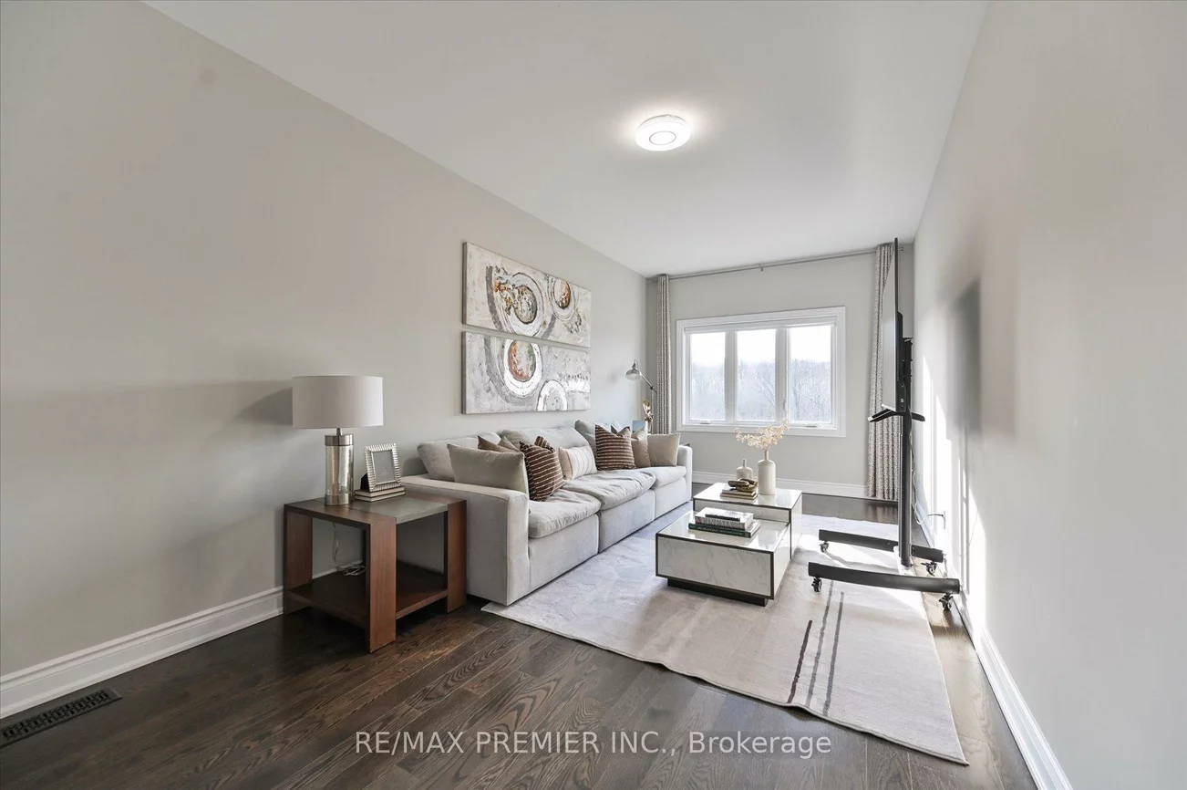 126, Burns, King City, King