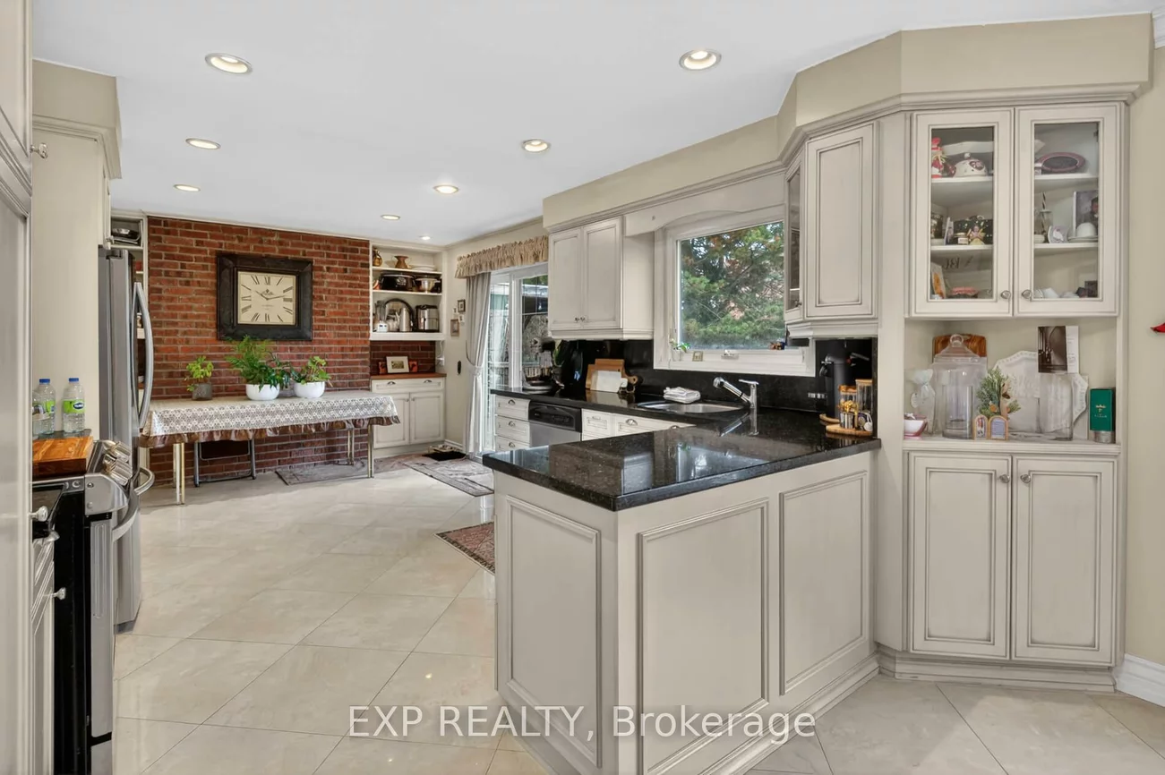 124, Ellis, Nobleton, King