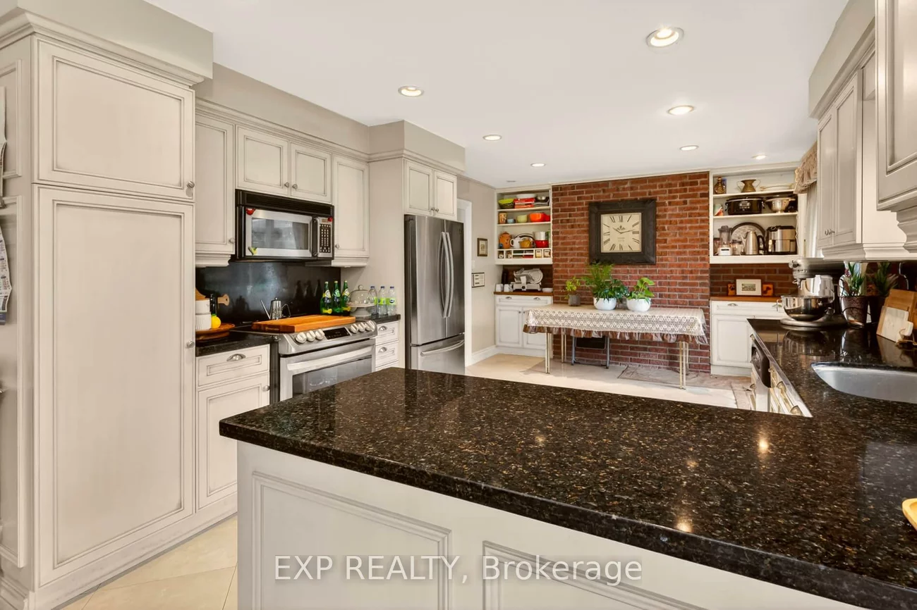 124, Ellis, Nobleton, King