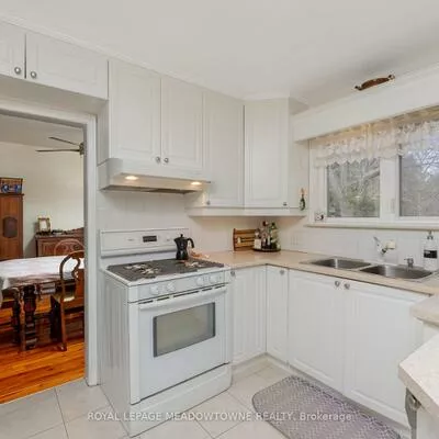 208, Martin, King City, King