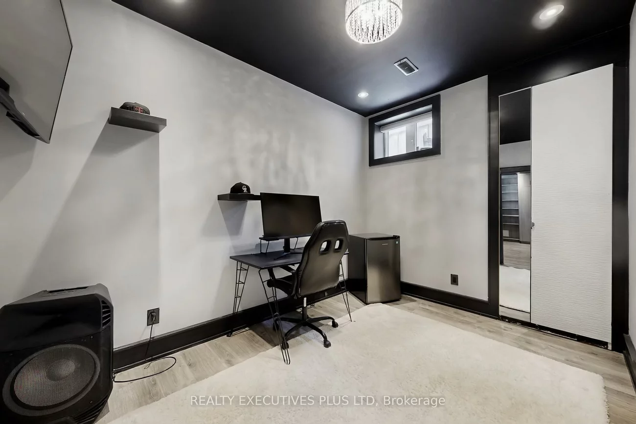 10, Sim Hill, King City, King