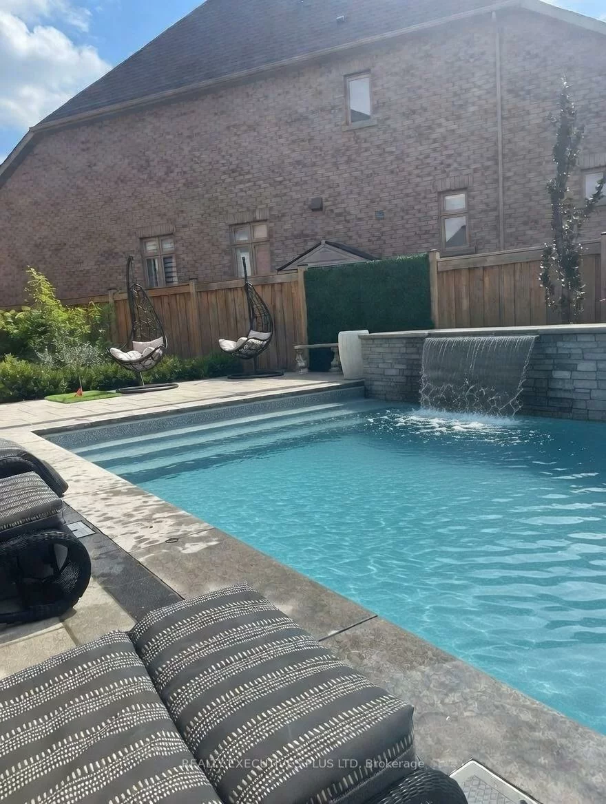 10, Sim Hill, King City, King