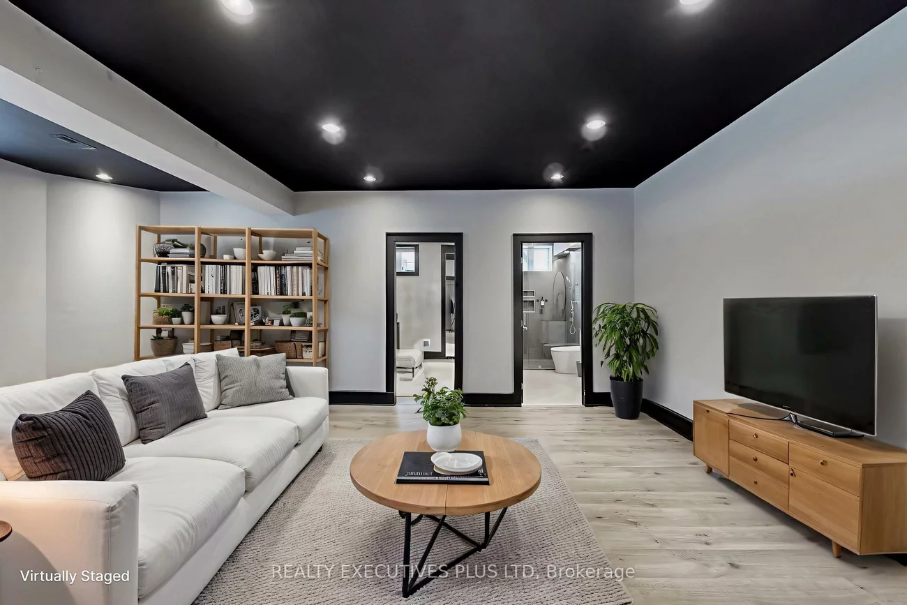 10, Sim Hill, King City, King