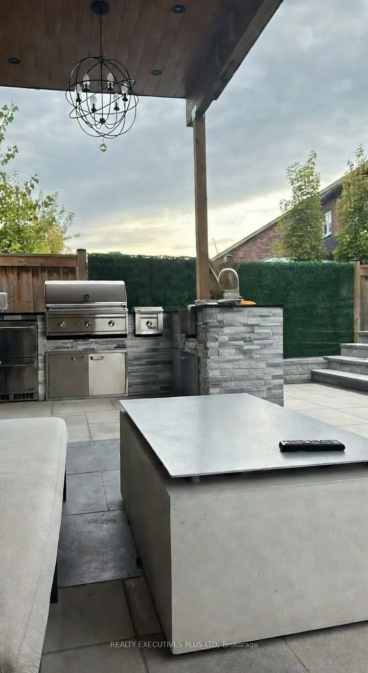 10, Sim Hill, King City, King