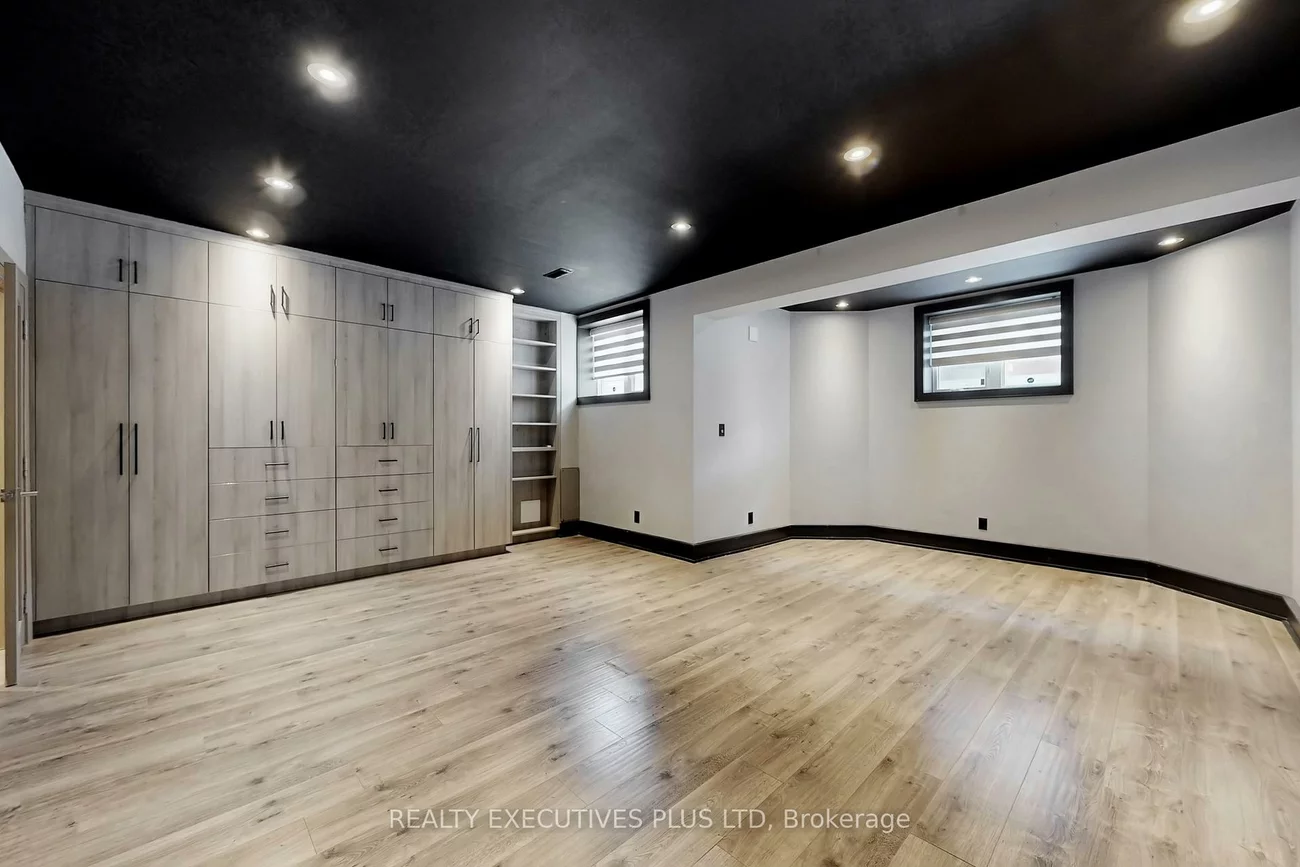 10, Sim Hill, King City, King