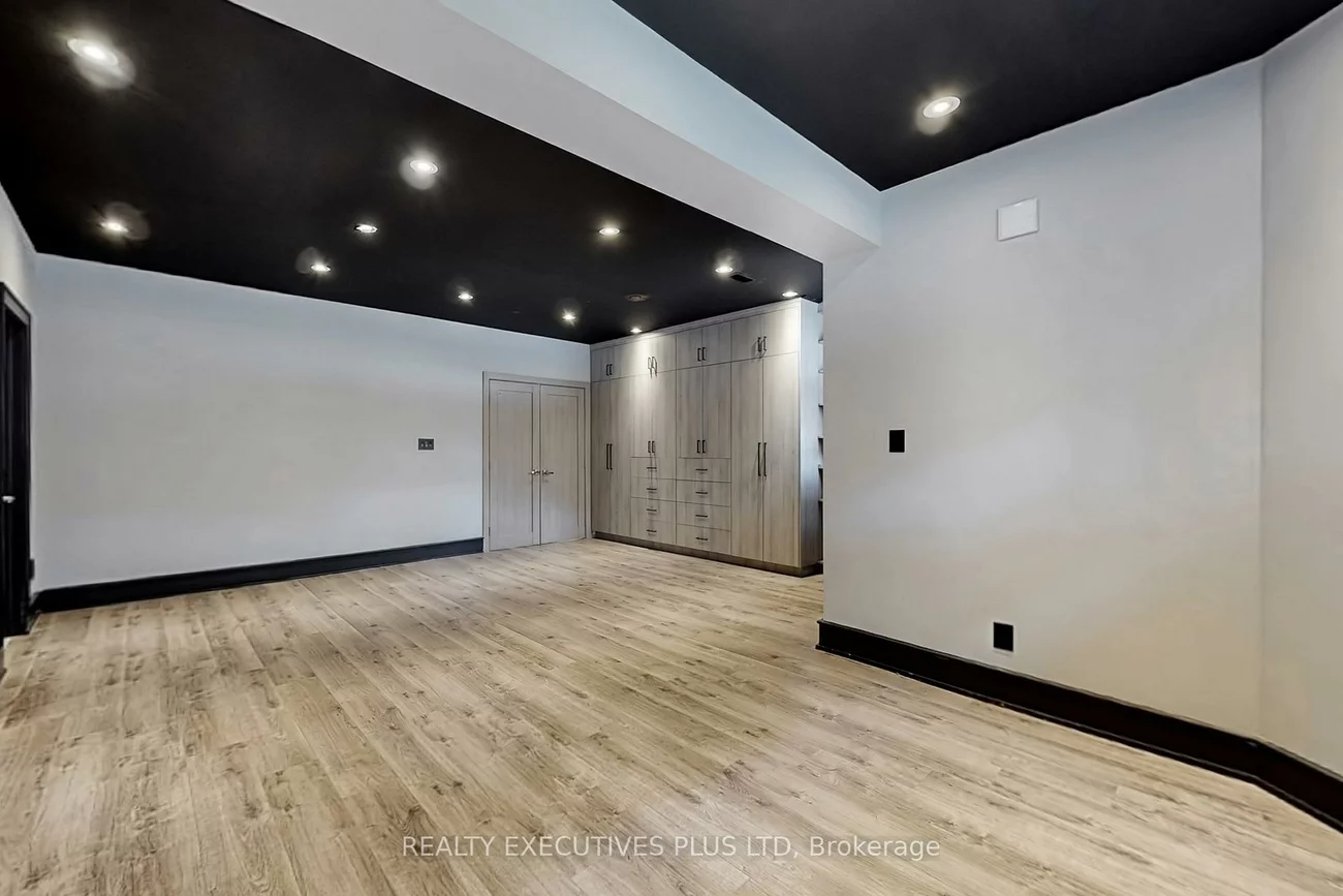 10, Sim Hill, King City, King