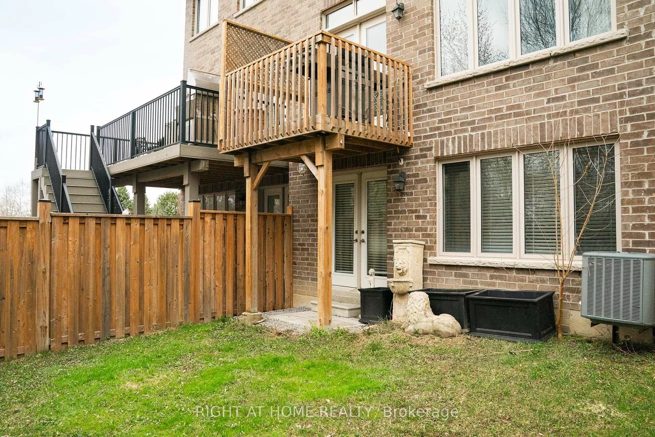 26, Great Heron, King City, King