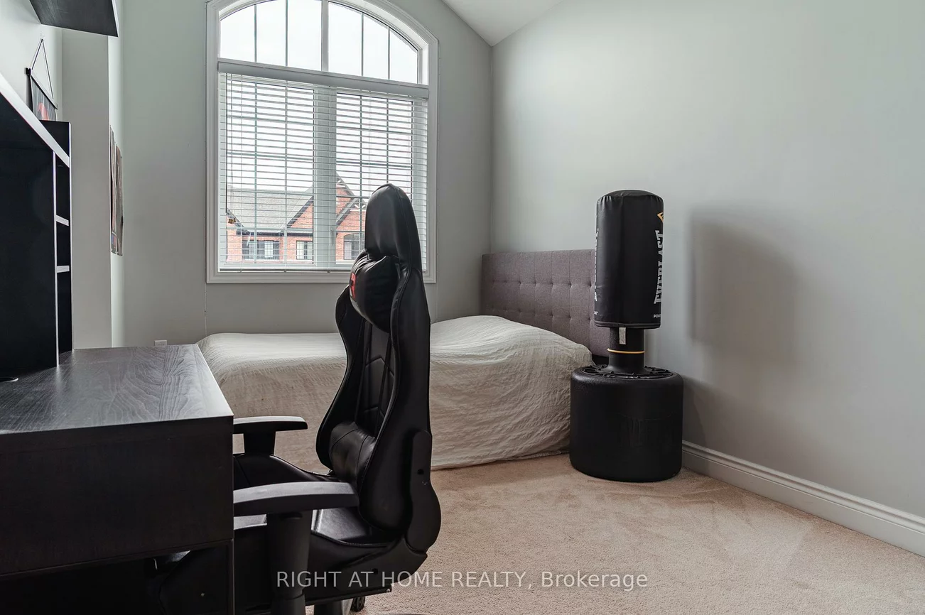 26, Great Heron, King City, King