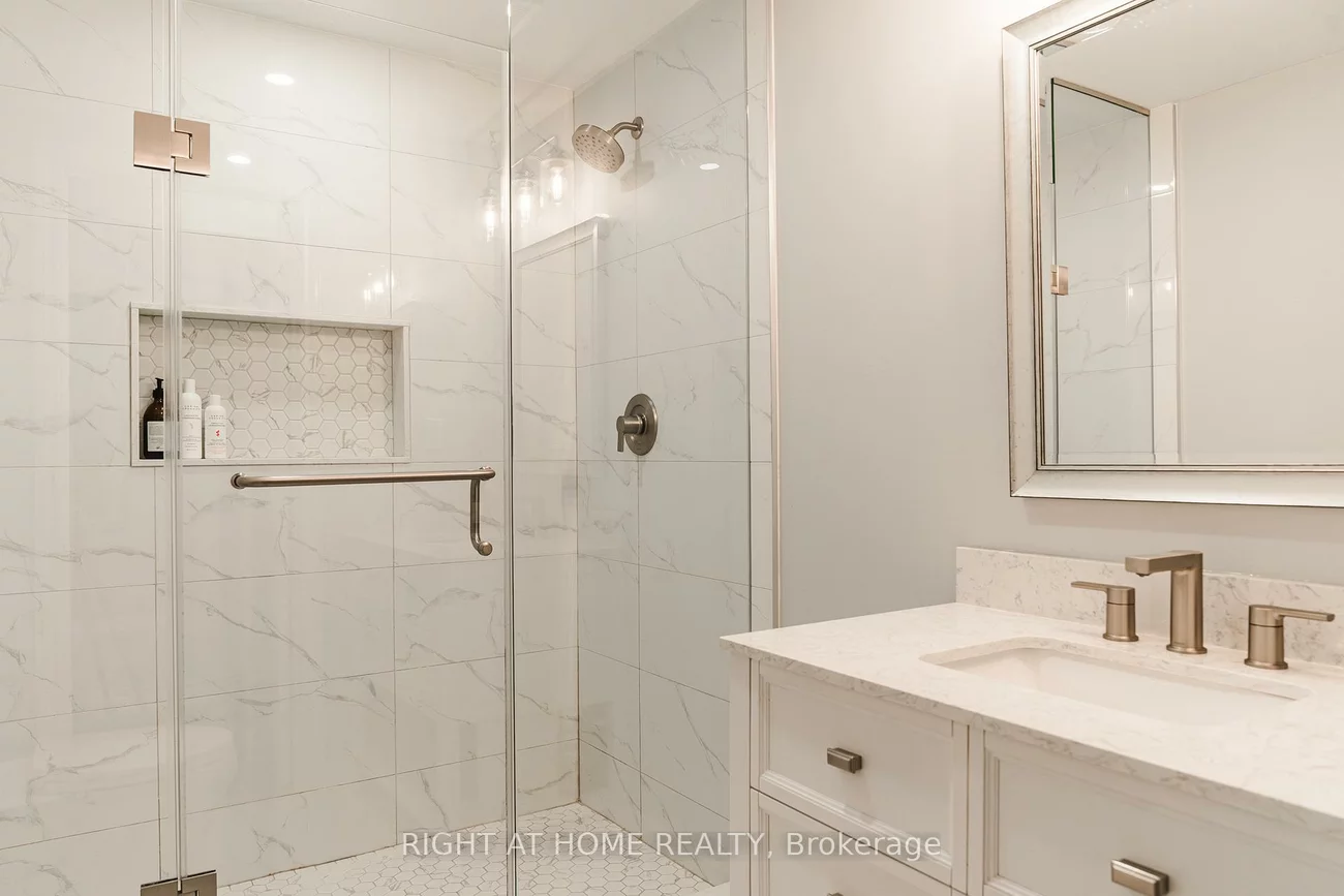 26, Great Heron, King City, King