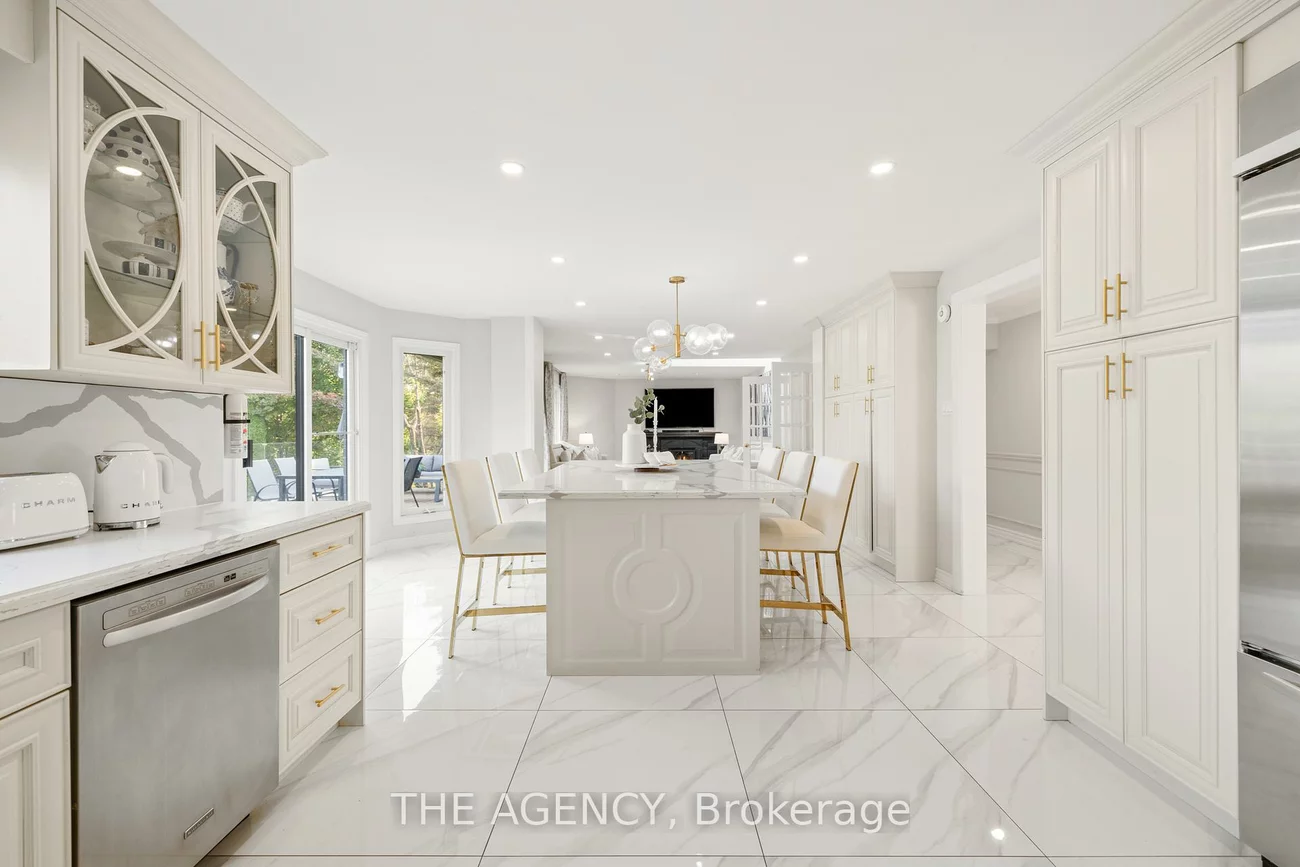 372, Burns, King City, King