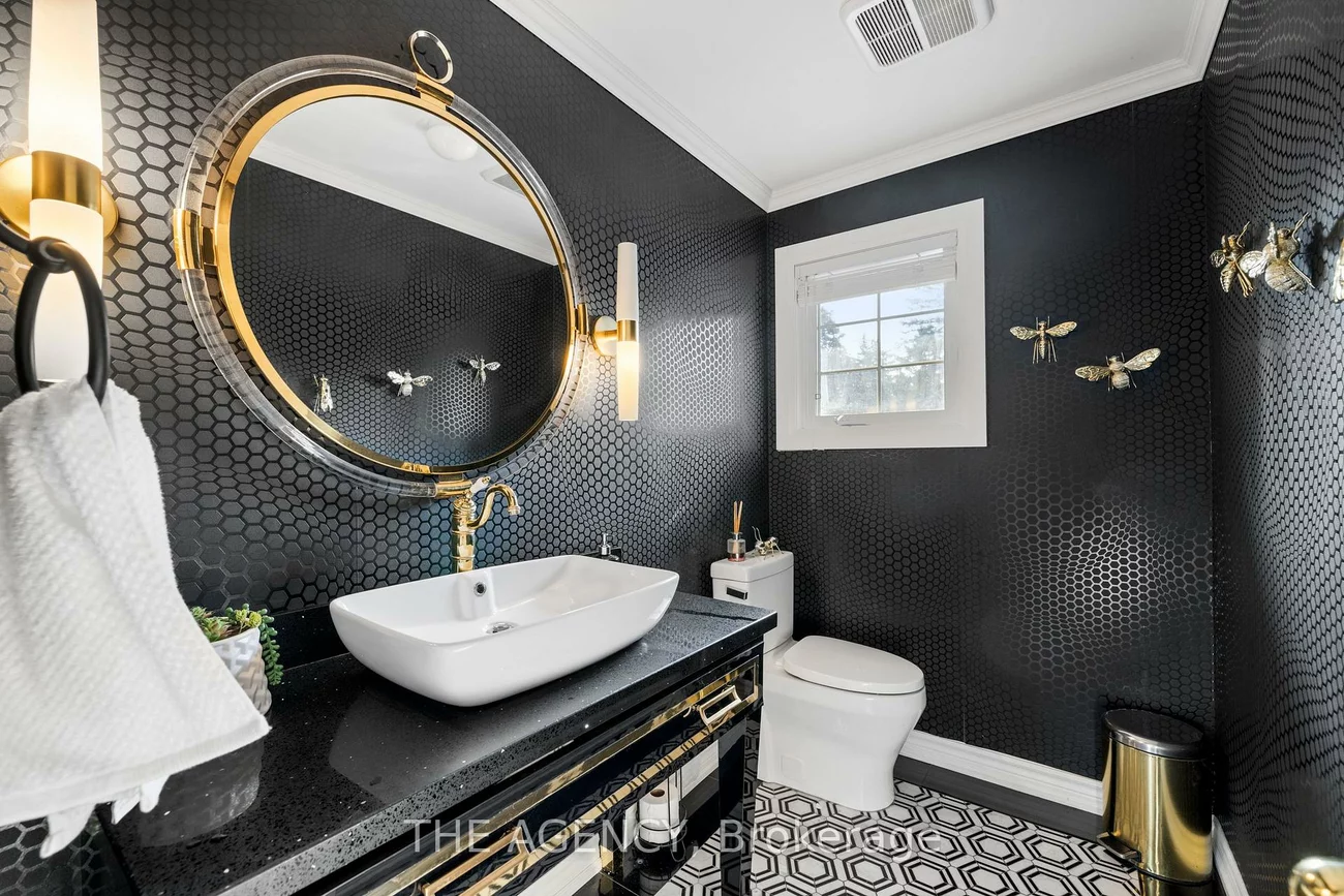 372, Burns, King City, King