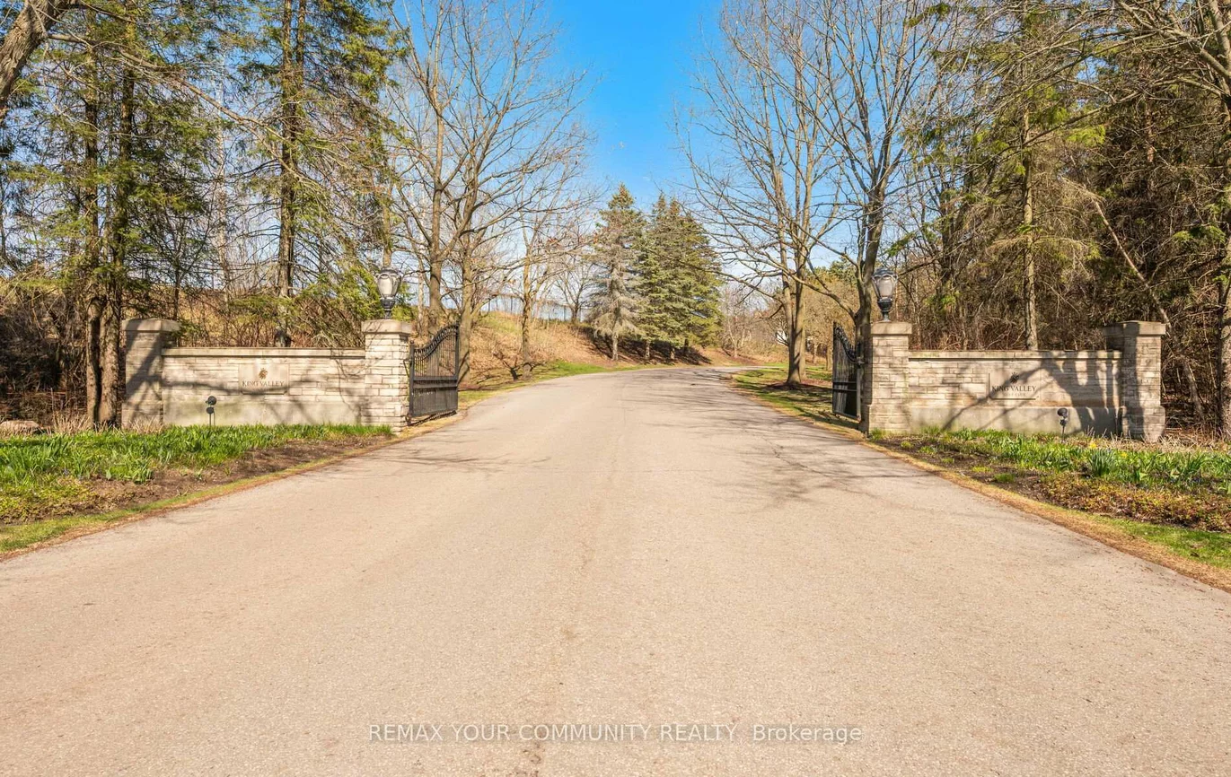 102, Country Club, Rural King, King