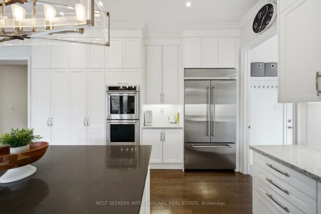 9, Larkin, Nobleton, King