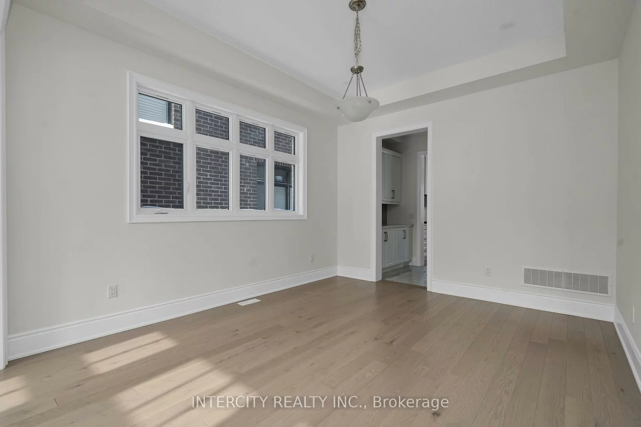 10, Saxby Farm, King City, King