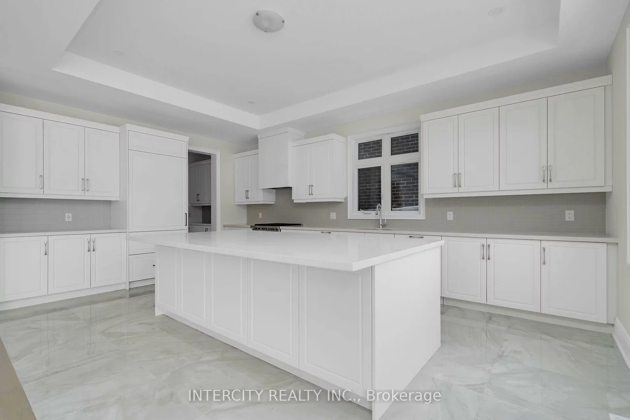 10, Saxby Farm, King City, King