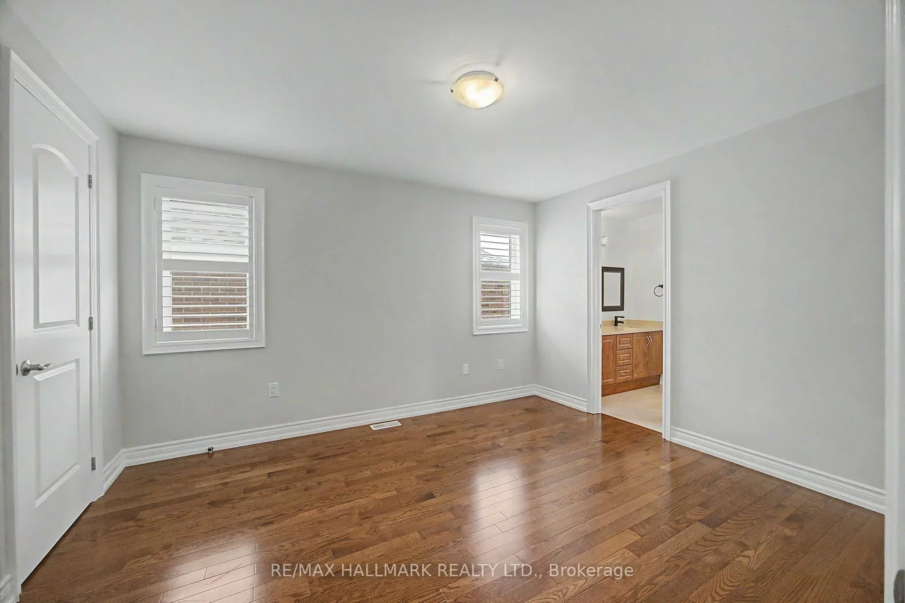 32, West Coast, Nobleton, King