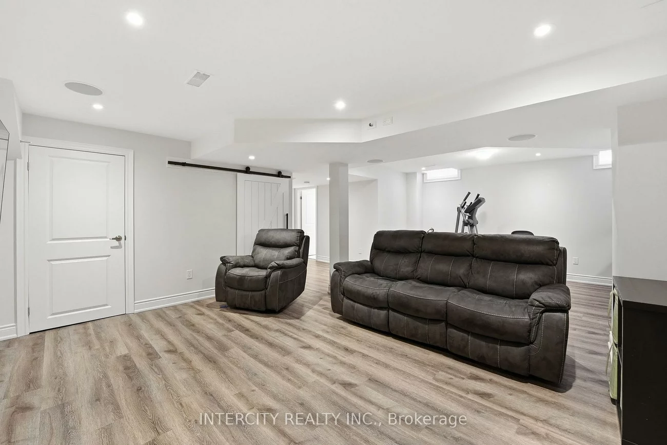 2, Fairmont Ridge, Nobleton, King