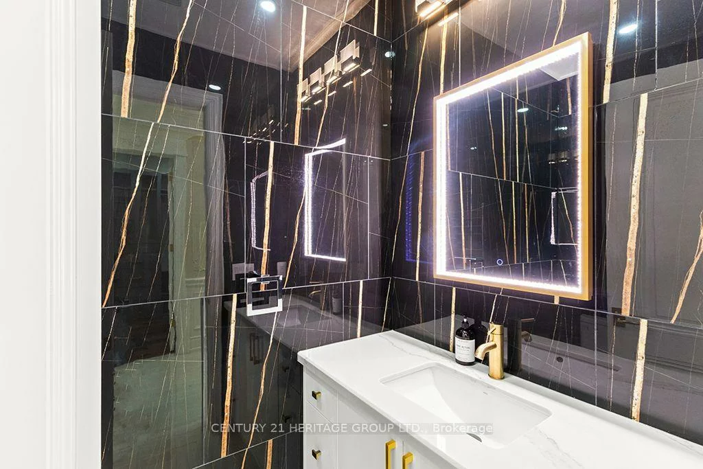 4, Loch Erne, Nobleton, King