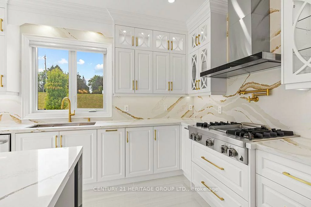 4, Loch Erne, Nobleton, King