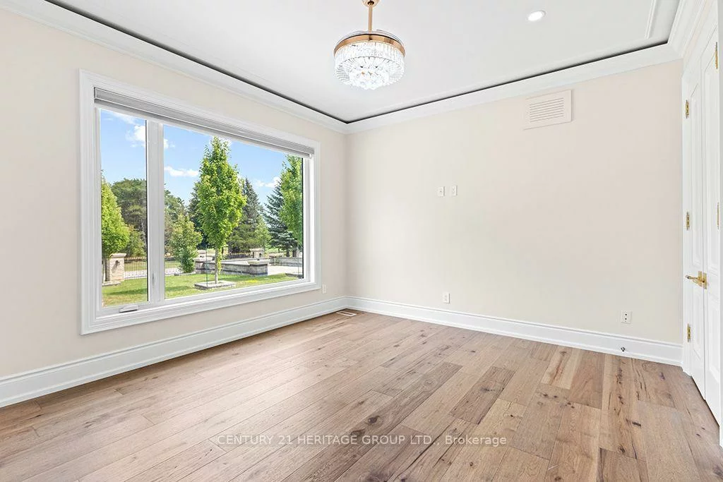 4, Loch Erne, Nobleton, King