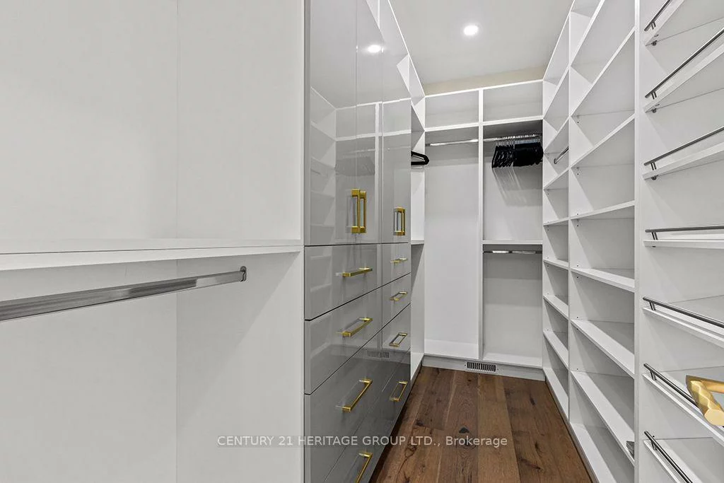 4, Loch Erne, Nobleton, King