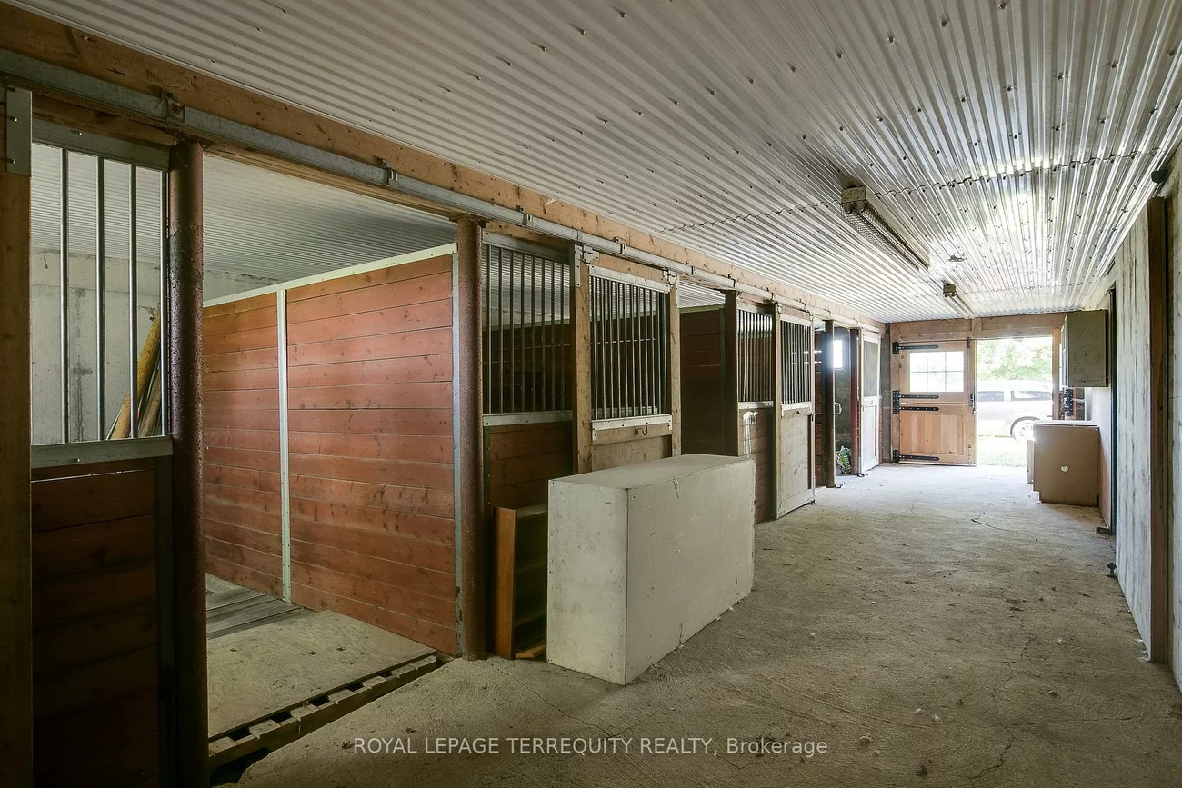 15625, 8th Concession, Rural King, King