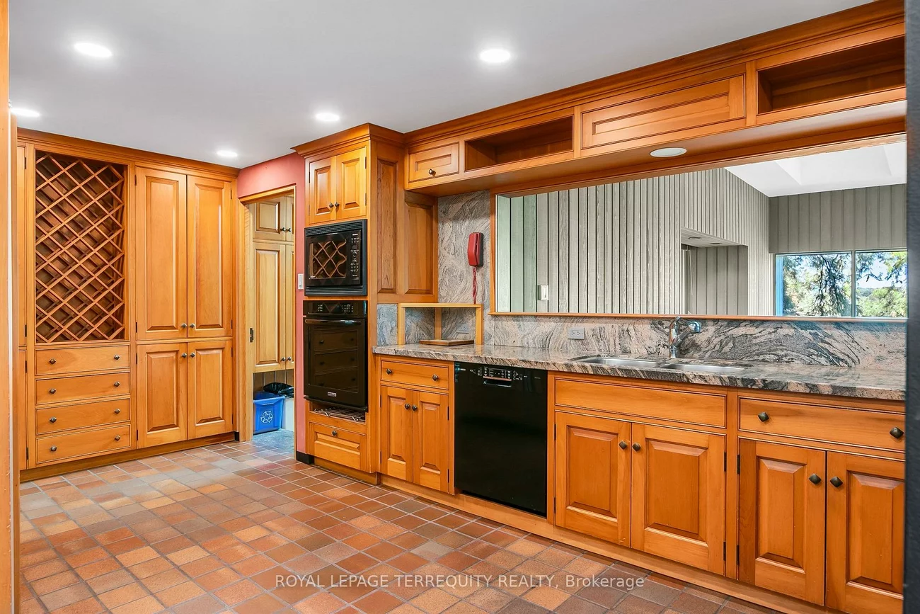 15625, 8th Concession, Rural King, King