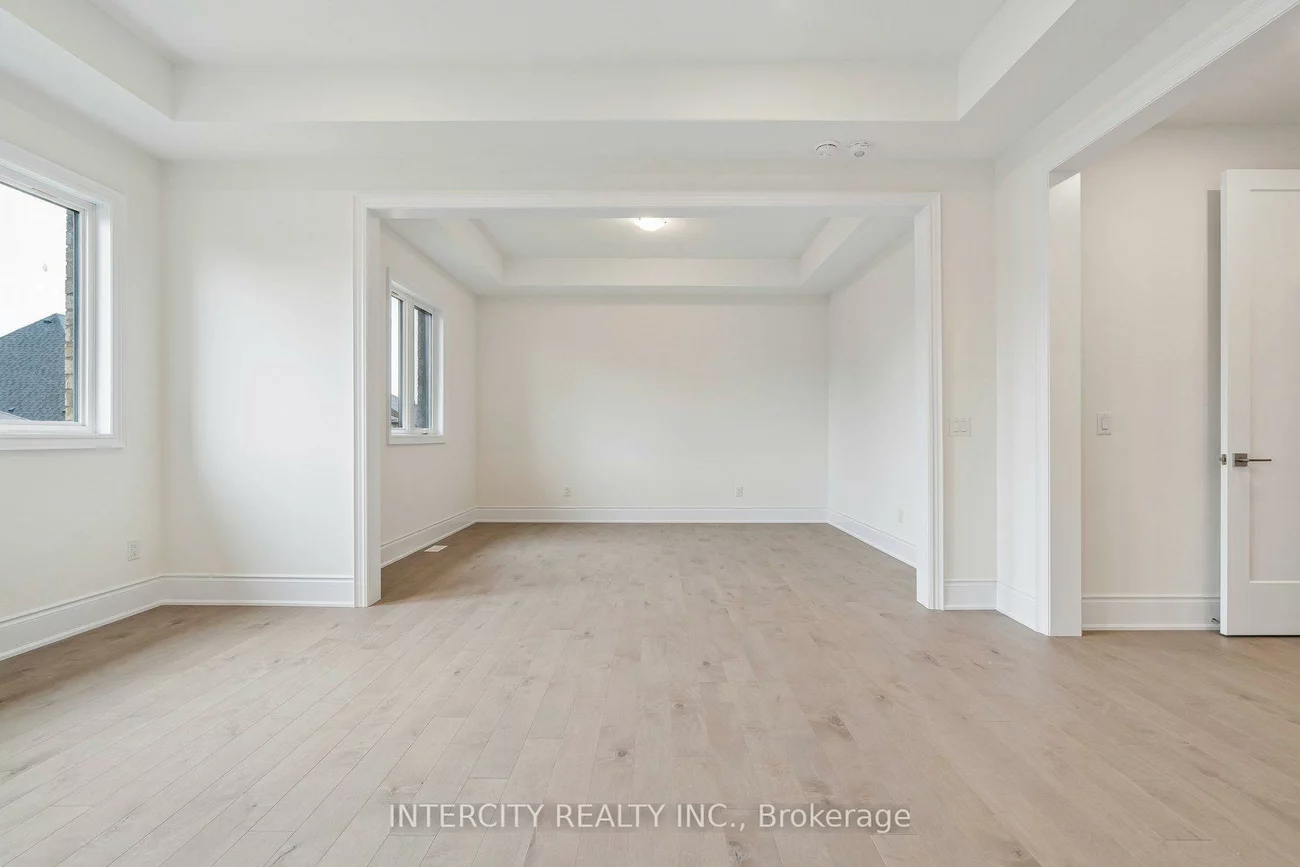 17, Garriock Hall, King City, King