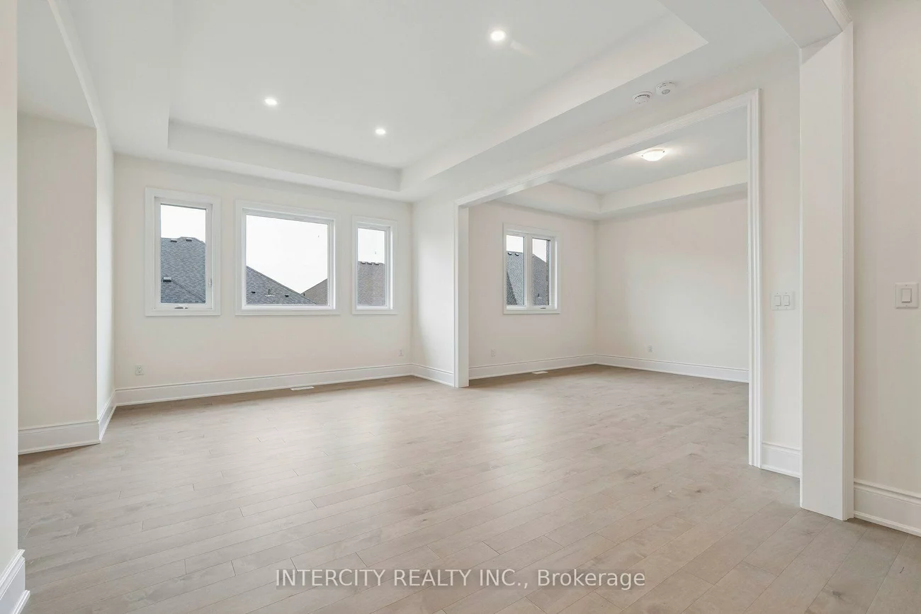 17, Garriock Hall, King City, King