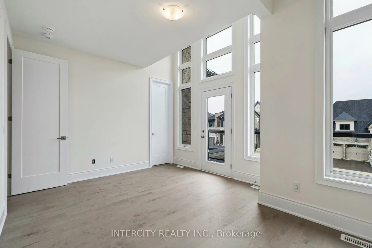 17, Garriock Hall, King City, King