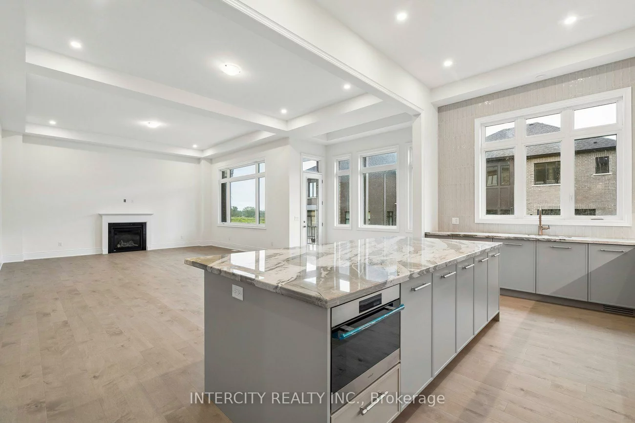 17, Garriock Hall, King City, King