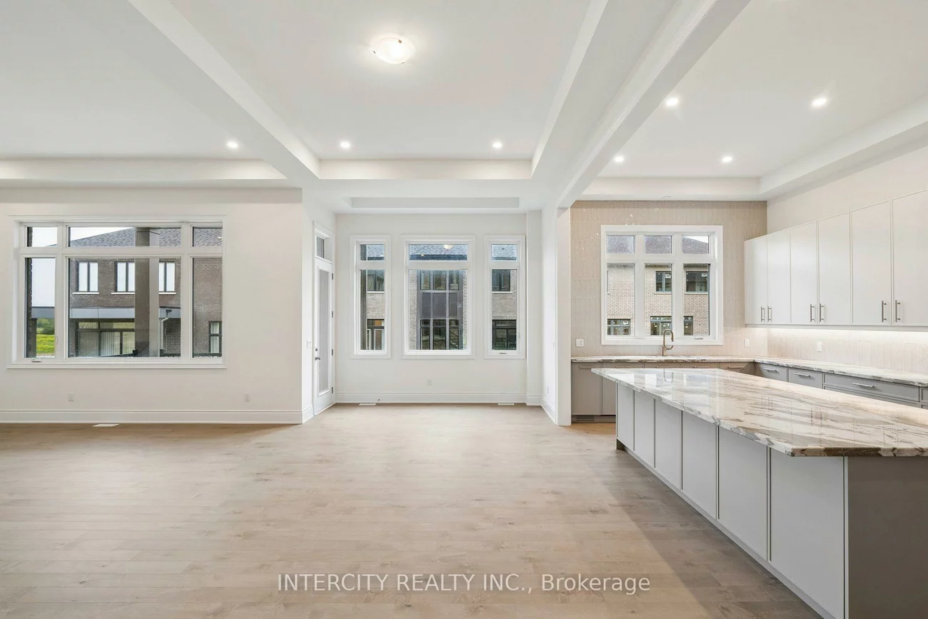 17, Garriock Hall, King City, King