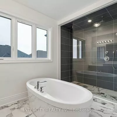 17, Garriock Hall, King City, King
